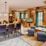 아파트 Haus Vogelweide 세르파우스