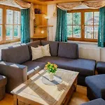 Haus Vogelweide * 세르파우스