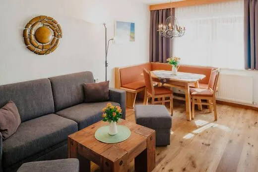 Haus Vogelweide Апартаменты Серфаус